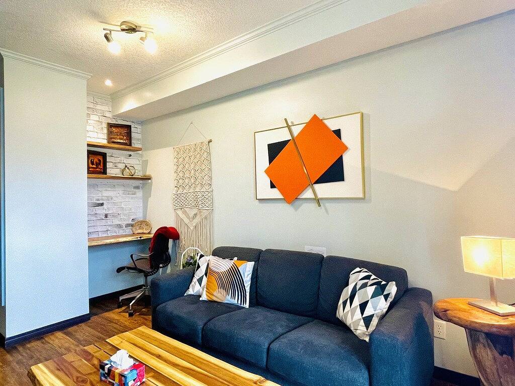 Luxuriöses 2-stöckiges Chalet, 2 Schlafzimmer, 2 Bäder, beheiztem Außenpool / Whirlpool in Canmore, Banff-Nationalpark