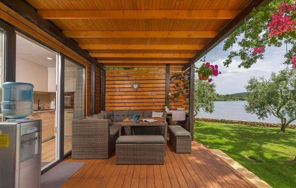 Beach House Ive, romantische Flucht, Jacuzzi, Pool, Meer in Pomer, Südküste Istrien