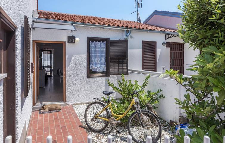 Ferienhaus für 4 Personen, mit Terrasse in Červar-Porat