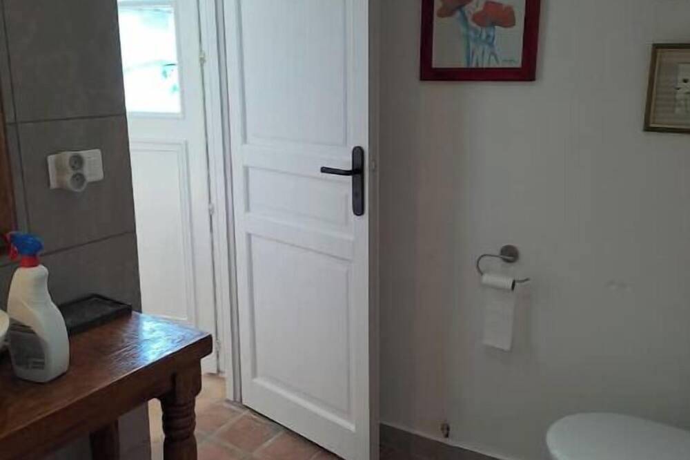 Gîte le petit Montagné maison clim 18 couch Avignon séjour court possible in Villeneuve-lès-Avignon, Région de Nîmes
