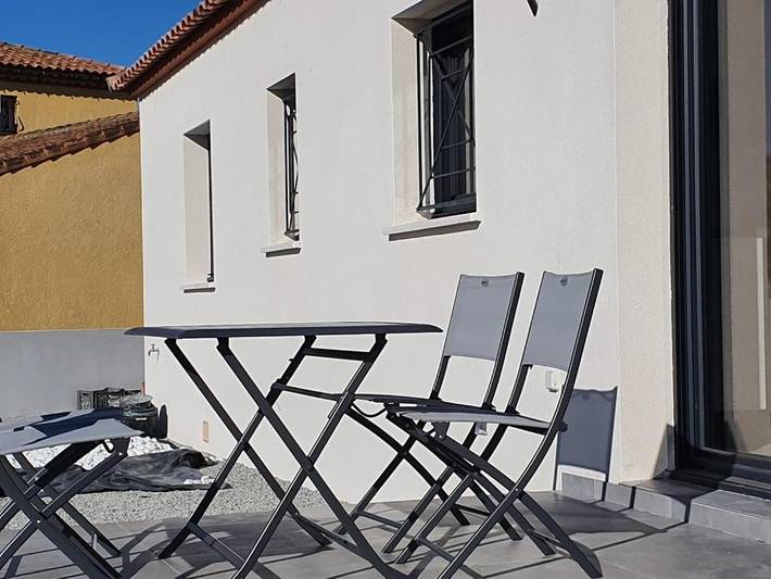 Location de vacances pour 6 personnes, avec piscine ainsi que jardin et terrasse à Vendémian - 4