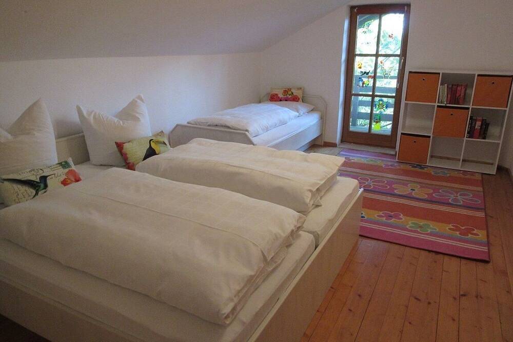 Ganze Wohnung, Ferienwohnung mit Ostbalkon 130qm in Seeon, Seebruck