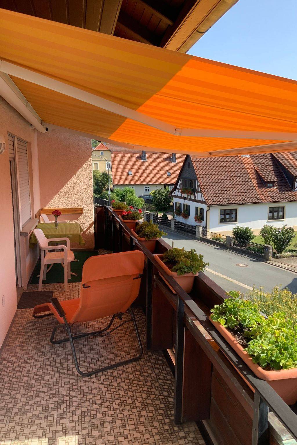 Ganze Wohnung, Freistehendes Ferienhaus mit Südbalkon in Marktrodach, Frankenwald
