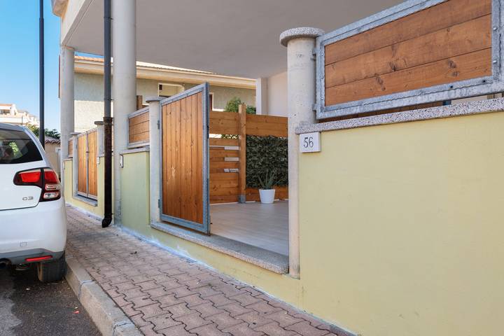 Hel lägenhet, Apartment 'Casa Dell'Oleandro' with Private Terrace, Wi-Fi and Air Conditioning in Olbia, Costa Smeralda