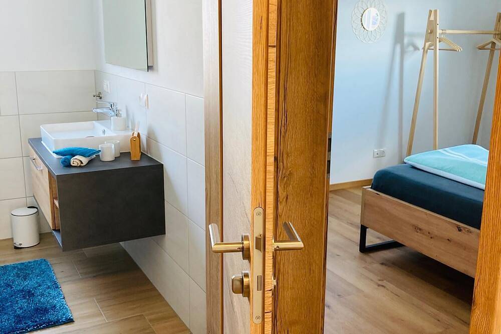 Ganze Wohnung, Ferienwohnung Teufelstisch (82qm) im Erdgeschoss mit Süd Terrasse in Bischofsmais, Ostbayern