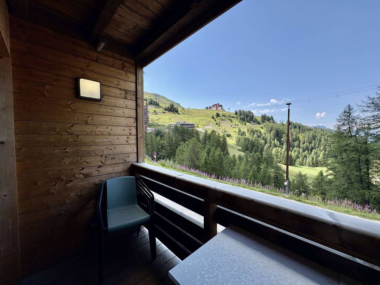 Geheel appartement, Modern apartment in the heart of the resort - 6 guests in Plagne Centre, La Plagne-Tarentaise