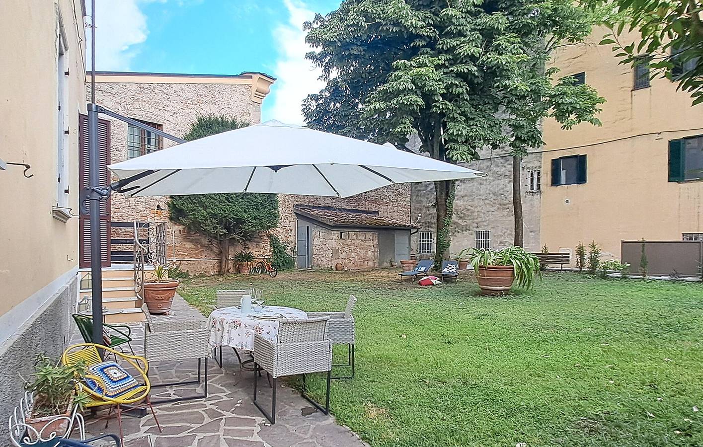 Entire holiday apartment, Modern Apartment with WiFi, Parking - Pisa Central Location in Pisa, Italian Riviera