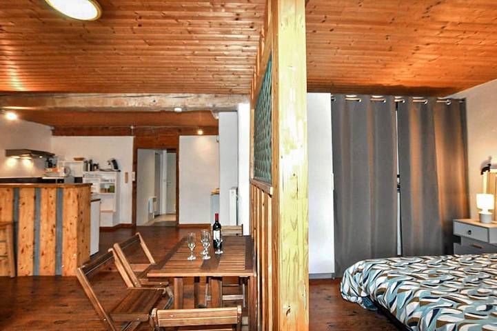 Location de vacances pour 4 personnes, avec jardin à Cazalrenoux - 2