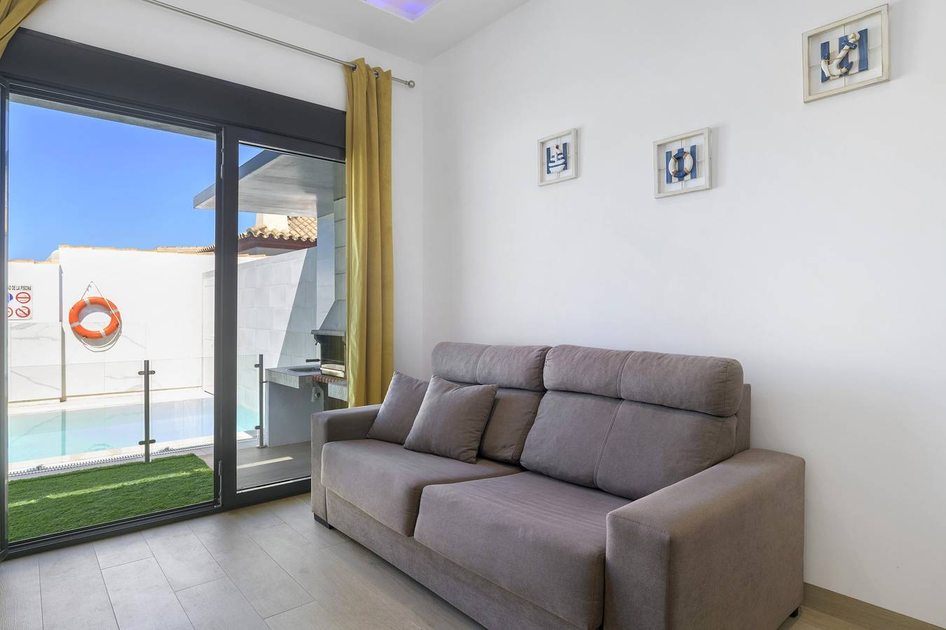 Holiday Home 'Casas Las Arenas 3' with Private Saltwater Pool, Wi-Fi & Air Conditioning in Conil de la Frontera, Costa de la Luz