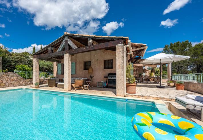 Location de vacances pour 6 personnes, avec terrasse et jardin à Flayosc