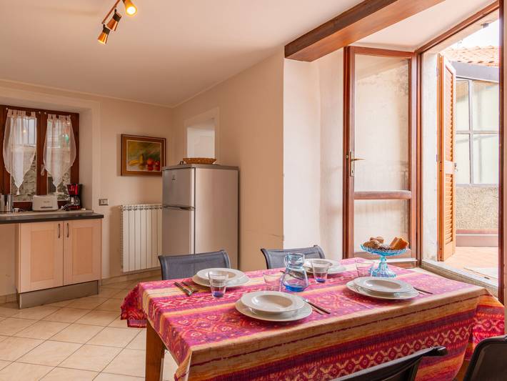 Ferienwohnung für 5 Personen, mit Terrasse und Seeblick, mit Haustier in Maccagno con Pino e Veddasca - 3