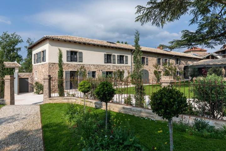 Hôtel pour 2 personnes, avec sauna et vue ainsi que piscine et jardin, animaux acceptés à Régnié-Durette - 2