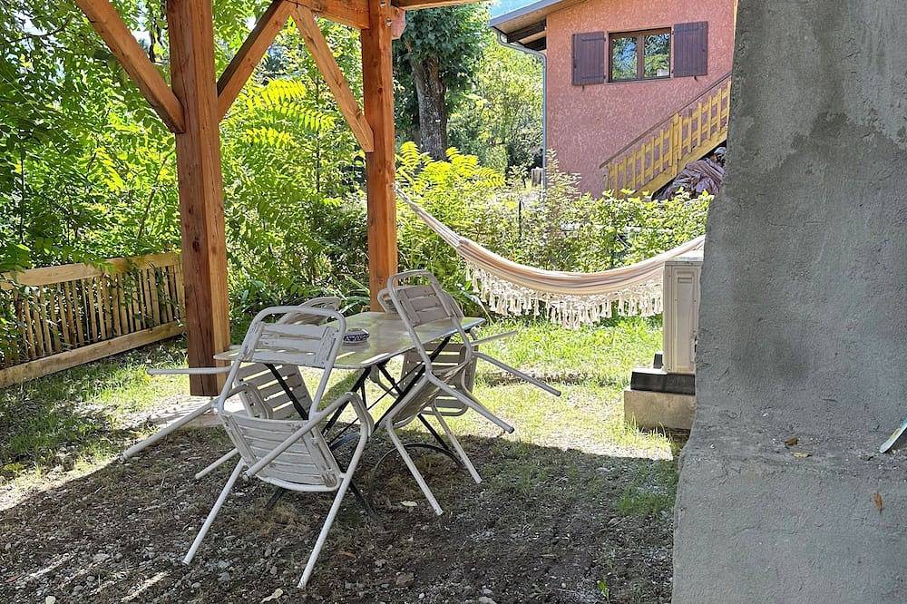 Maison de Vacances 'La Crémesine' vue sur les Montagnes, Terrasse, Wi-fi in Baratier, Parque Nacional de los Ecrins