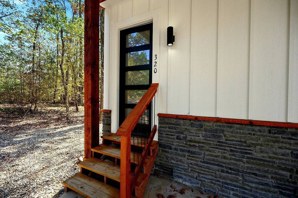 Luxury 1Br/1Ba Cabin in Beautiful Broken Bow, Oklahoma in Broken Bow, McCurtain County