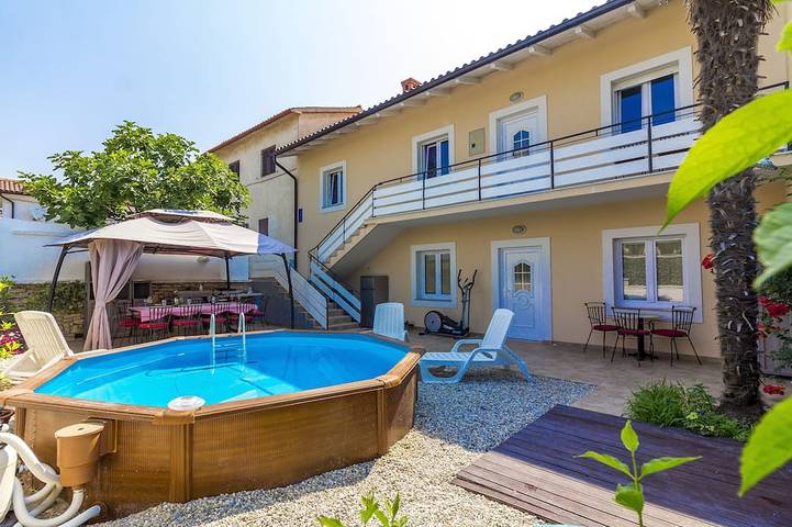 Ferienhaus für 9 Personen, mit Garten und Balkon - 1