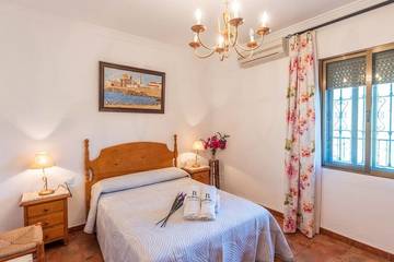 Casa Rural para 10 Personas en Ubrique, Parque natural de Los Alcornocales, Foto 2