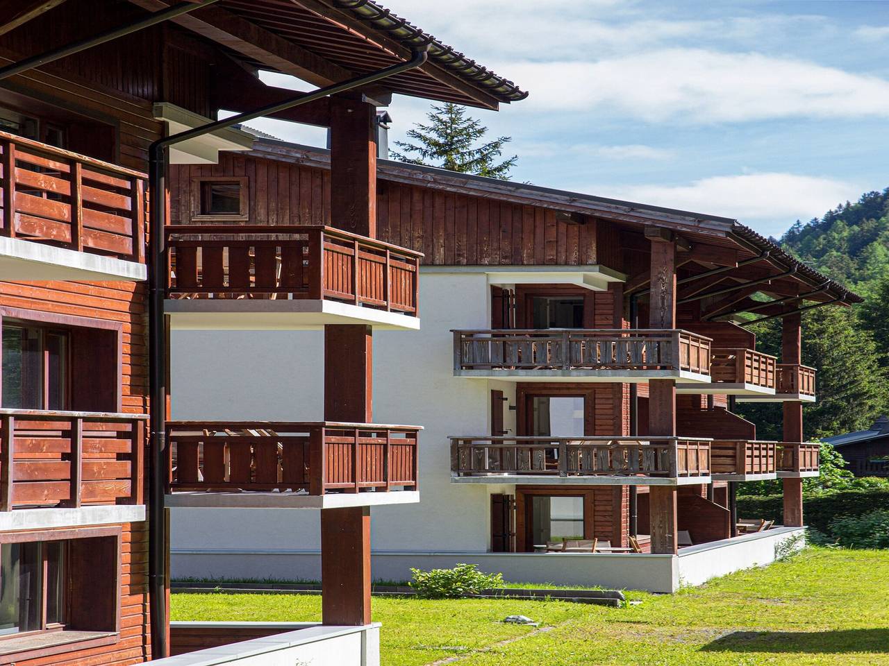 Entire apartment, Modern apartment in the authentic Savoyard mountain village in Vallorcine, Massif du Mont-Blanc