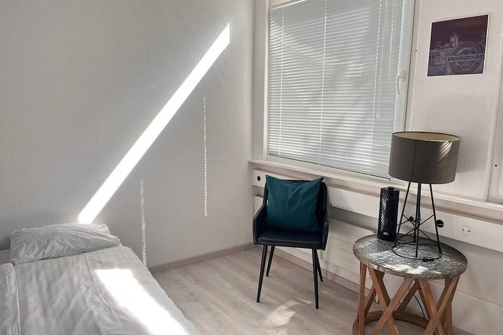 Ganze Wohnung, Hell, gemütlich, industrieller Stil in Fällanden, Zürich Voralpen