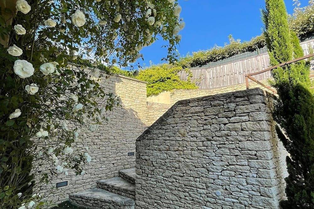 Appartement entier, Maison à la Hauteur d un Beau Village in Apt, Parc naturel régional du Luberon