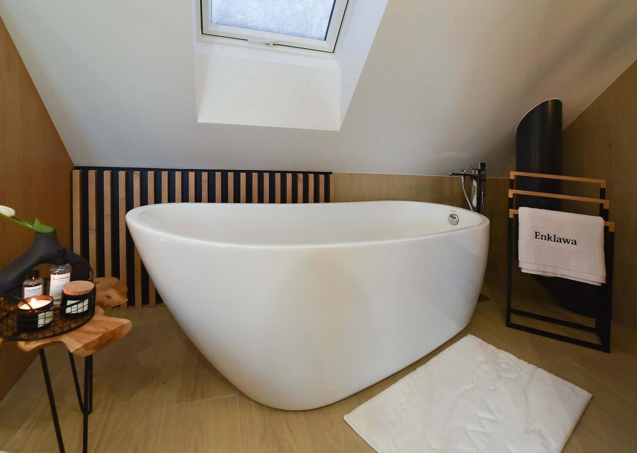 Ganze Wohnung, Enklawa - Nature Retreat with Hot Tub & Bath in Tucheler Heide