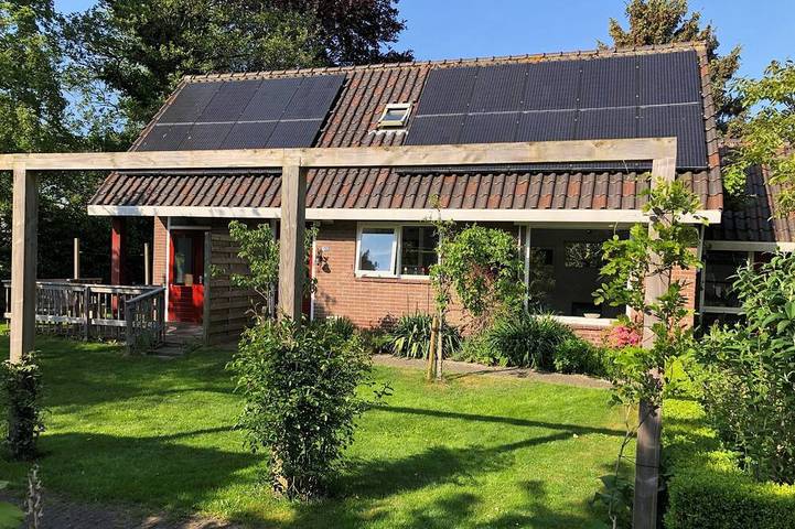 Ferienhaus für 4 Personen, mit Sauna und Whirlpool sowie Terrasse und Garten