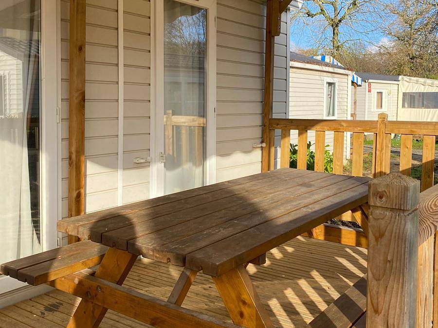 Camping La Faloise - Mobilhome 4 personas - Mobile home - 30-35 m² - 2 dormitorios con terraza in Angicourt, Río Oise