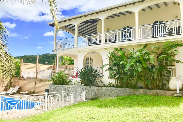 Location de vacances pour 10 personnes, avec piscine et terrasse à Deshaies - 2