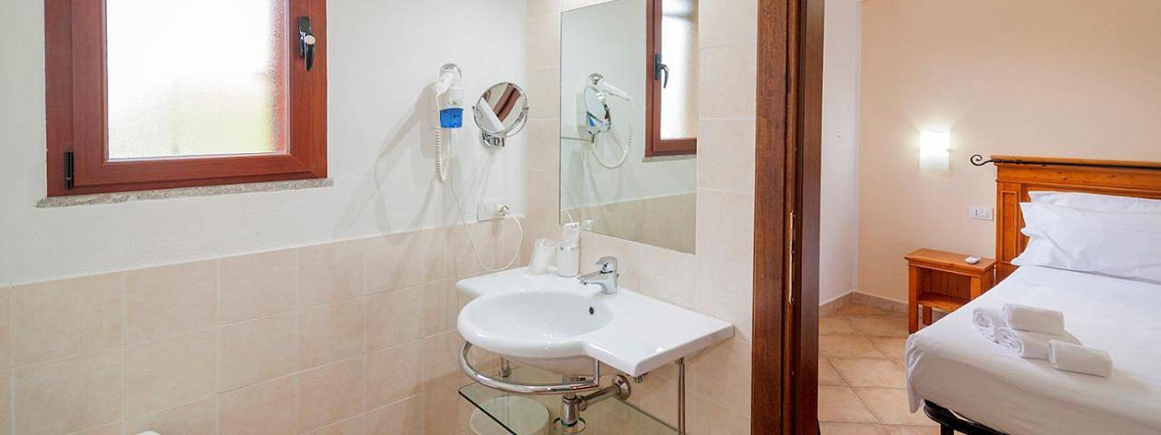 Maison d’hôte pour 2 personnes, avec jardin ainsi que vue et piscine à Budoni - 4