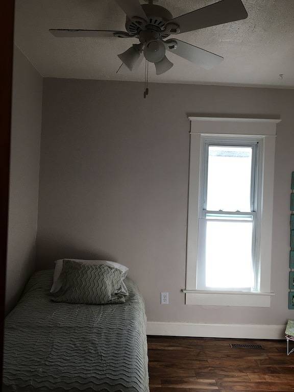 Vacation rental for 4 people, with yard in Fort Collins