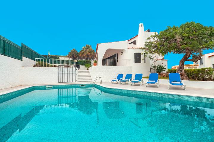 Villa für 12 Personen, mit Terrasse und Garten - 1