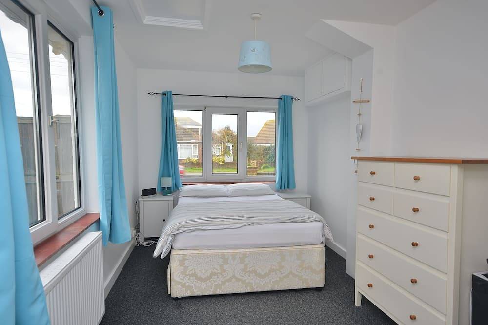 Family & Pet Friendly Home Direct On A Lovely Sandy Beach in Kent