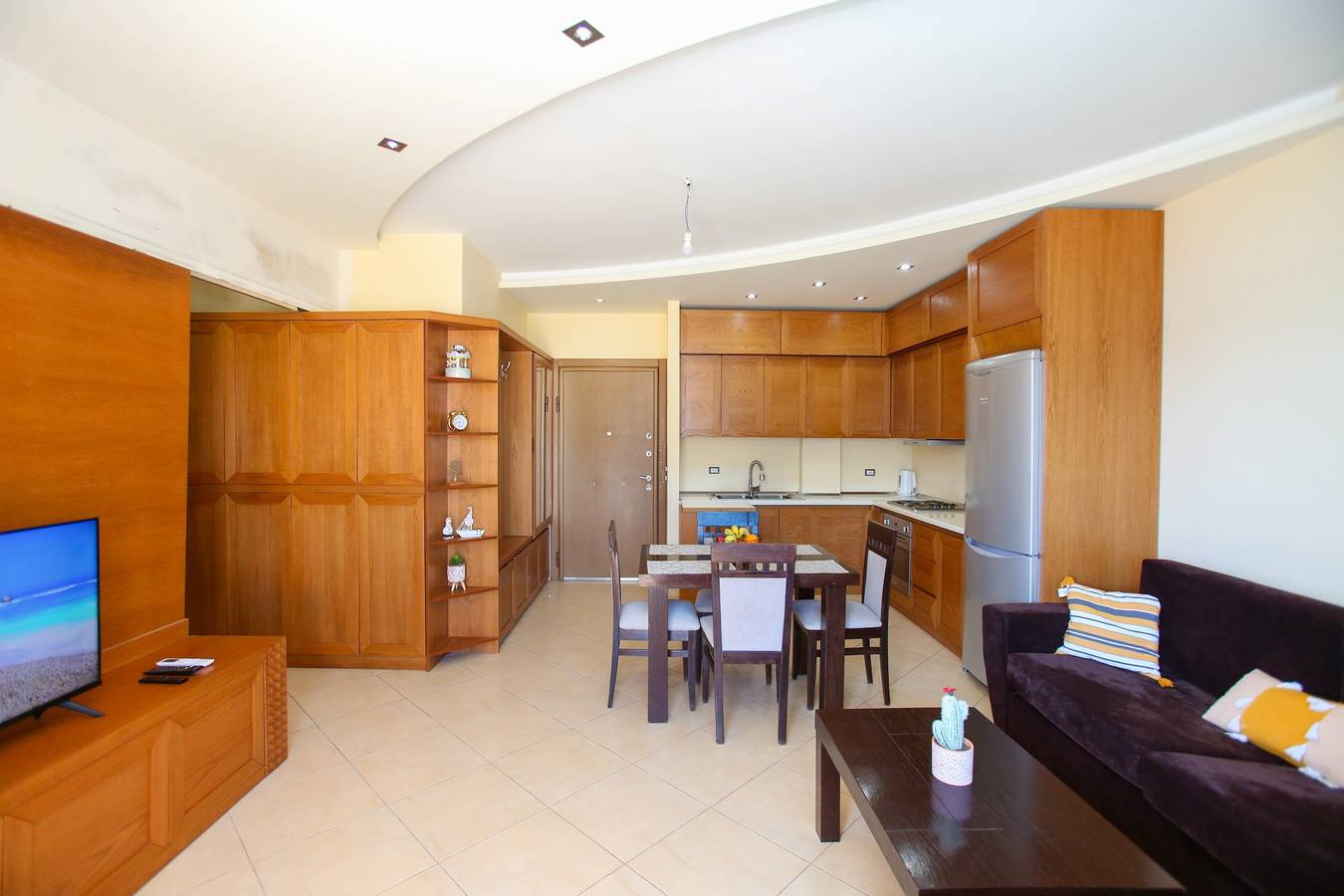 Apartamento vacacional entero, Holiday 2-Bed Apartment Seaview in Vlorë (Ciudad), Vlorë