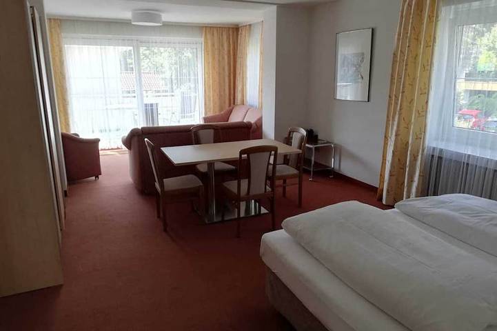 Ferienwohnung für 4 Personen, mit Whirlpool und Garten sowie Balkon und Pool in Bad Wörishofen - 3