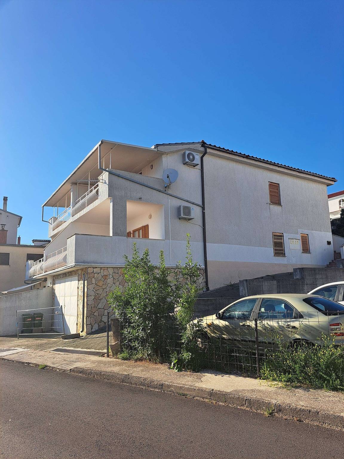 Ganze Wohnung, 2-Zimmer-Ferienwohnung mit Terrasse und Meerblick Selce, Crikvenica A-23193-a in Selce, Primorje-Gorski Kotar