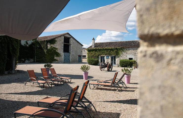 Location de vacances pour 8 personnes, avec jardin et piscine, animaux acceptés à Thénac - 2