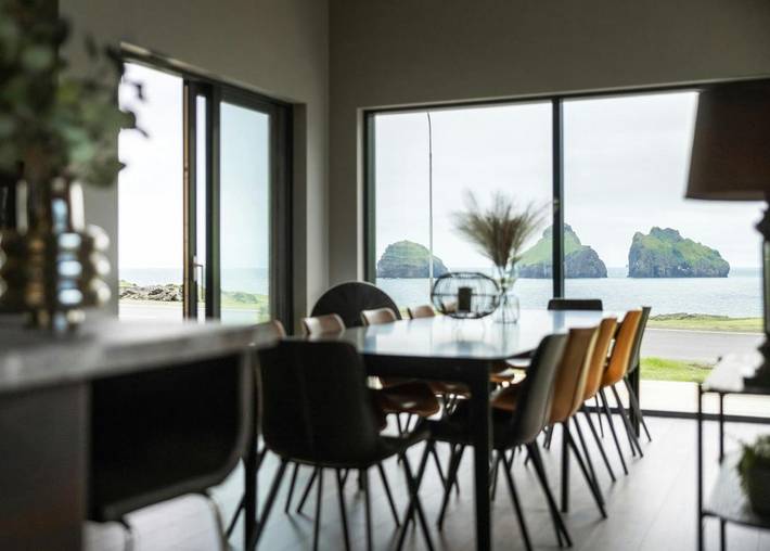 Casa rural para 11 personas, con jacuzzi y jardín en Islandia