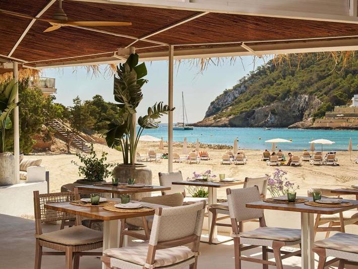 Hôtel pour 2 personnes, avec piscine ainsi que vue et jardin à Cala Llonga - 4