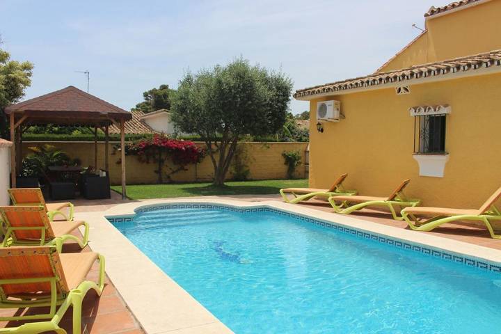 Finca voor 8 personen, with zwembad and tuin as well as uitzicht in Estepona