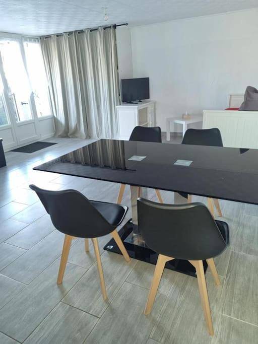 Appartement entier, One-Bedroom Apartment in Maxilly-sur-Léman, Région de Thonon-les-Bains