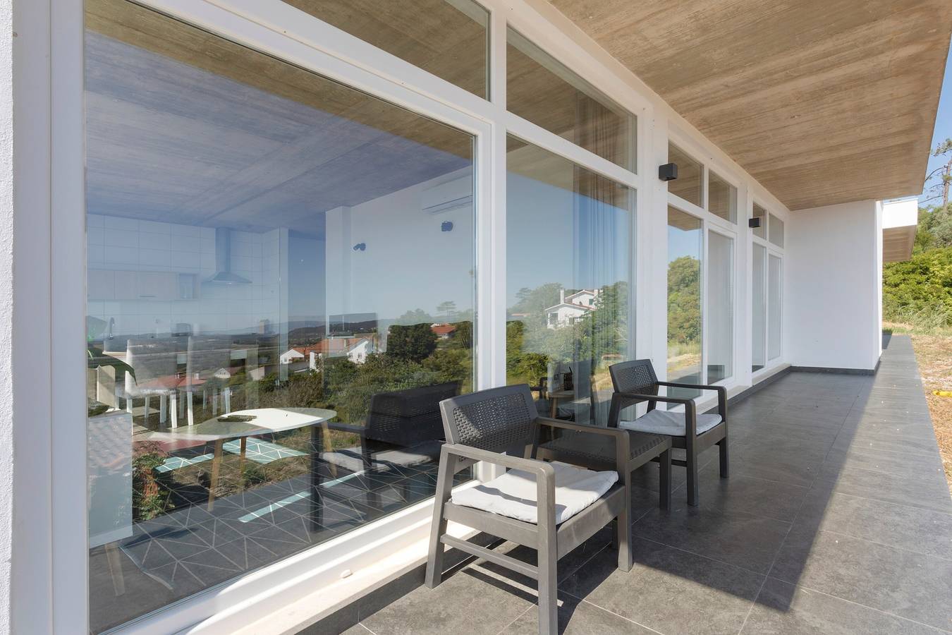 Apartamento inteiro, Apartamento 'Colina Do Sol 1' com Vista Montanha, Wi-Fi e Ar Condicionado in Amoreira, Leiria distrito