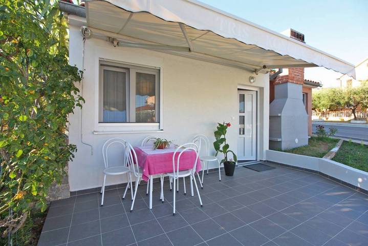 Ferienwohnung für 6 Personen, mit Balkon/Terrasse in Fazana - 2