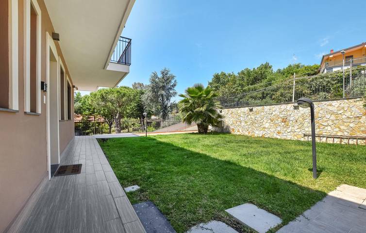 Appartamento per 4 persone, con Terrazza e Giardino nonché Piscina a Aci Sant'Antonio