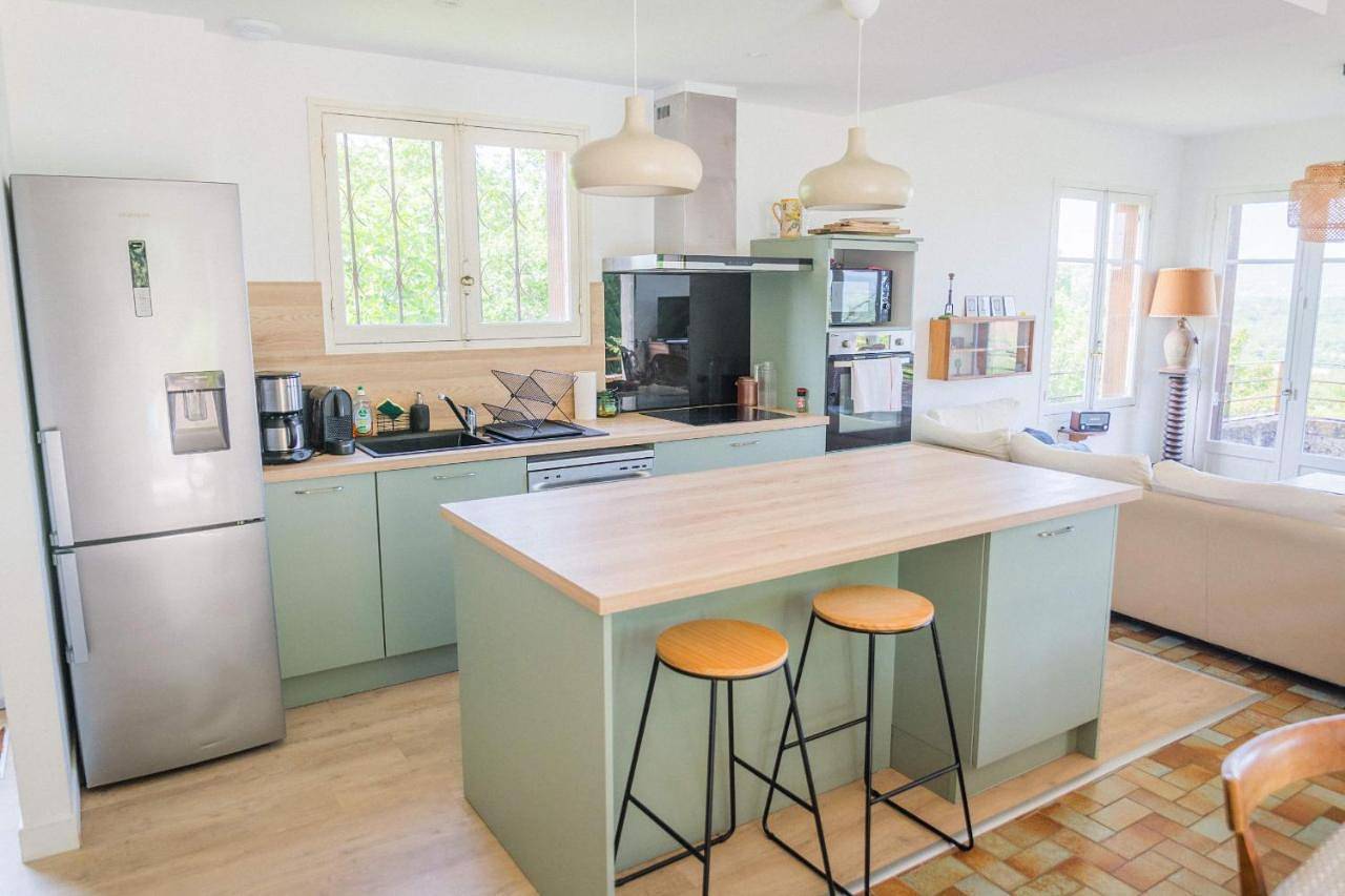 Four-Bedroom Holiday Home in Collonges-la-Rouge, Région de Brive-la-Gaillarde