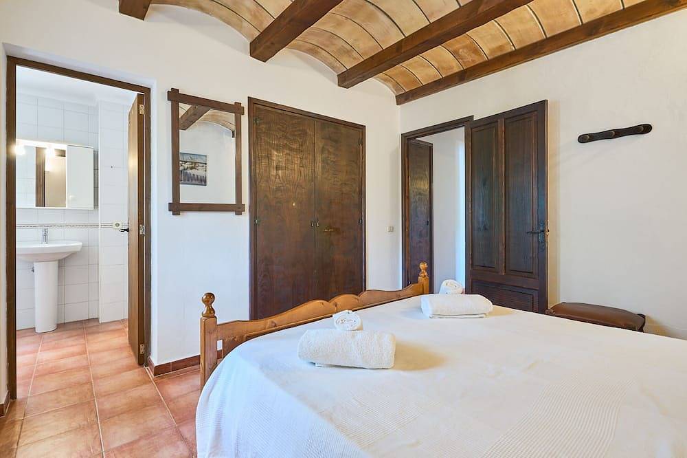 Holiday home with private pool, air conditioning, Wi-Fi, proximity the sea in Portopetro, Santanyí