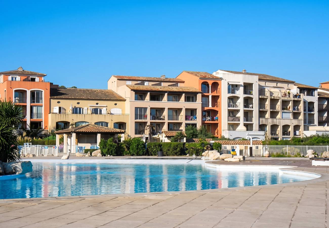 Apartamento entero, Acogedor apartamento en Gassin 37 m² con vista al mar in Port Cogolin, Gassin