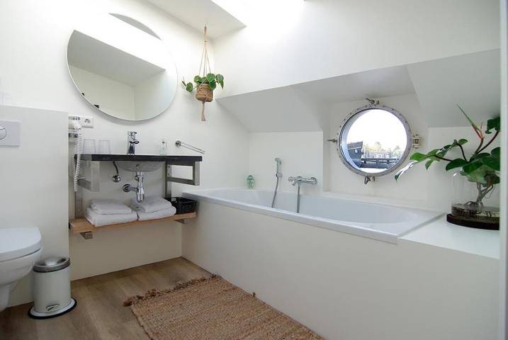 BnB für 2 Personen, mit Terrasse und Seeblick sowie Ausblick in Amsterdam - 4