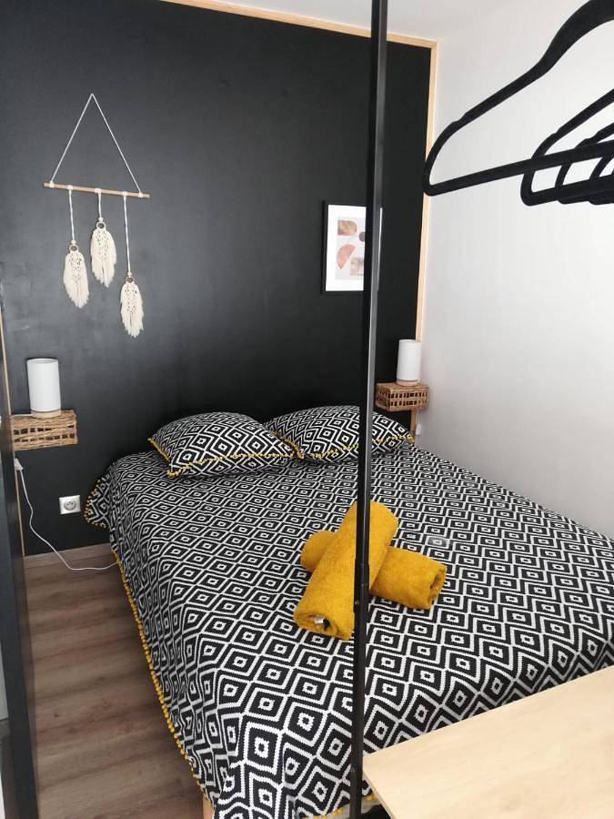 Gîte pour 2 personnes, avec terrasse et piscine à Usclas-d'Hérault - 2