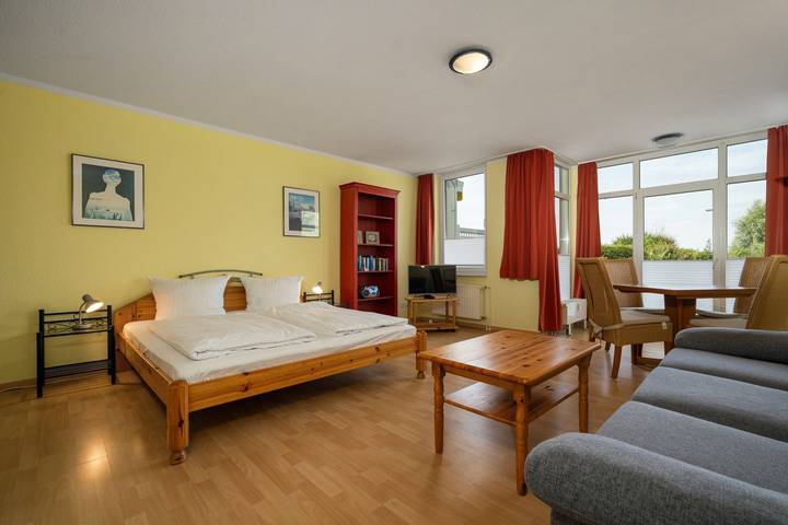 Ferienwohnung für 2 Personen, mit Garten und Seeblick, mit Haustier in Waren (Müritz)