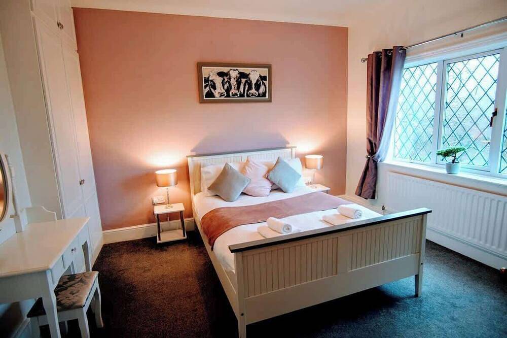 Northfield Cottage, Games Arcade Dog Friendly Nec in Hampton in Arden, Solihull