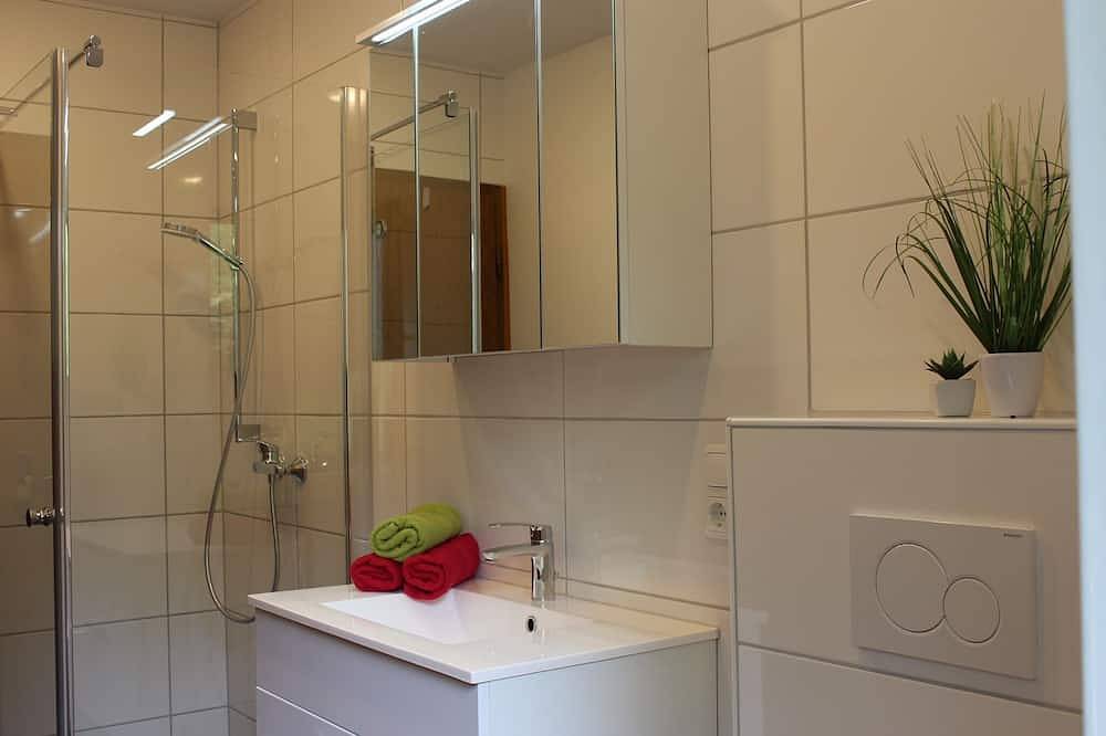 Ganze Wohnung, Ferienwohnung im Erdgeschoss (80qm) mit 3 Schlafzimmern und Terrasse in Fladungen, Rhön-Bayern